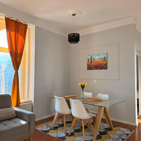 Vijecnica Apartment *