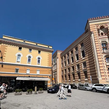 Vijecnica Apartment *